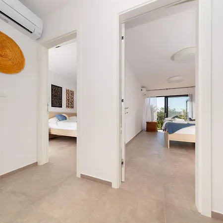 Seaview Apartment *