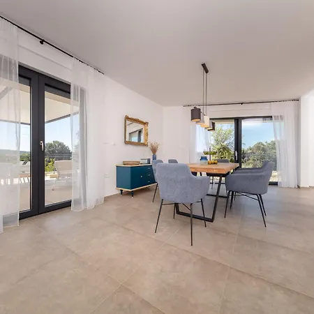 Seaview Apartment