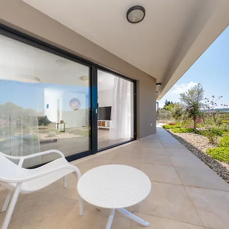 Seaview Apartment